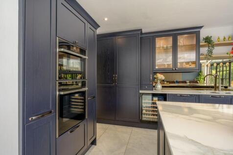 Kitchen Area 5