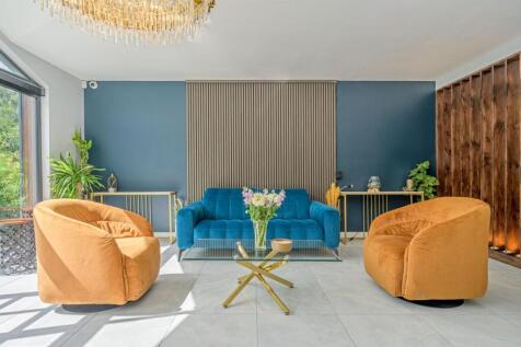 Living Area 2