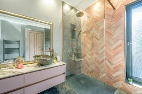 En-Suite 1