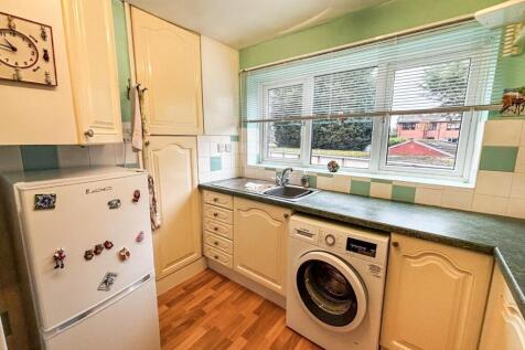 Kitchen 2.jpg