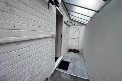 Utility Room/Lean-To