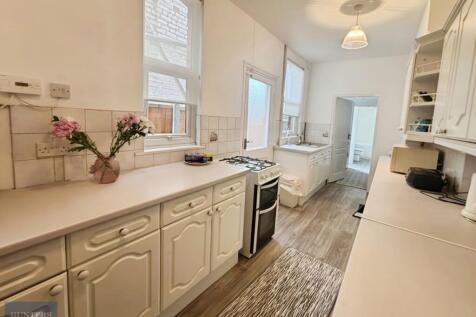 Kitchen Area 1
