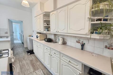 Kitchen Area 2