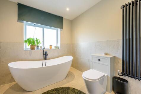 FF Bathroom 1