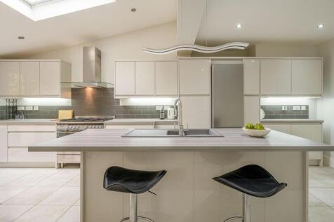 Kitchen Photo.jpg