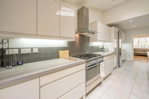 Kitchen Area 3