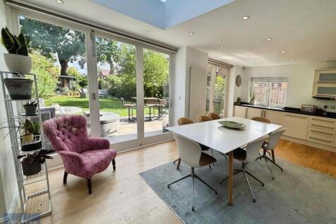 Open Plan Kitchen Dining 4