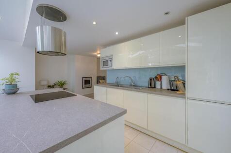 Kitchen Area 1