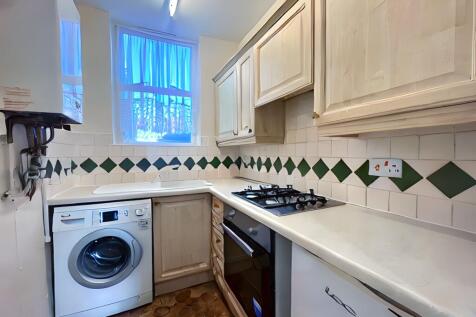 Flat 1 Kitchen
