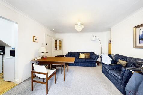 Sitting-Dining Room