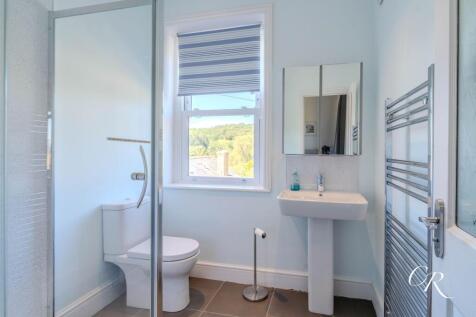 Ensuite to Bedroom One