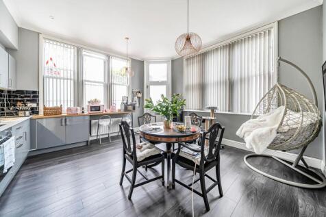 Kitchen / Reception Room GFF