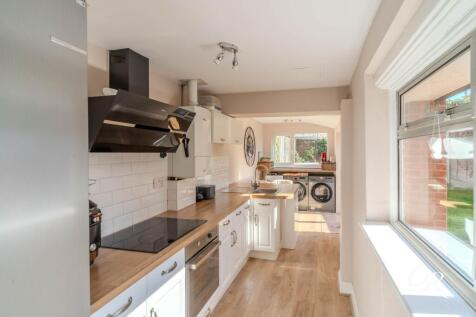 Kitchen/Dining Area