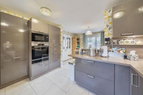Kitchen / Dining Rom