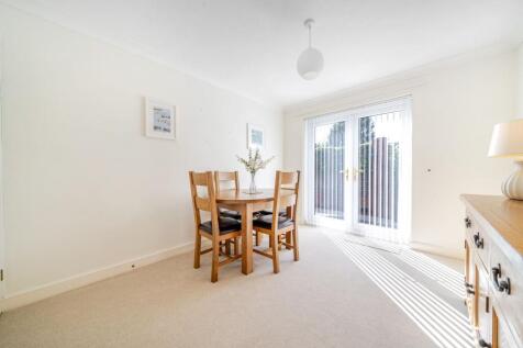 Bedroom 2 / Dining Room