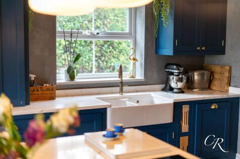 Kitchen / Lounge