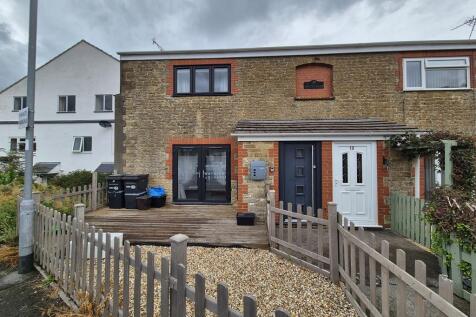 2 Bedroom Semi Detached for Rent