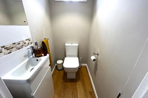 Cloakroom/wc