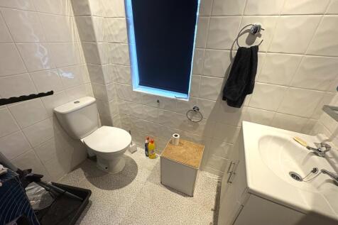 Cloakroom/wc
