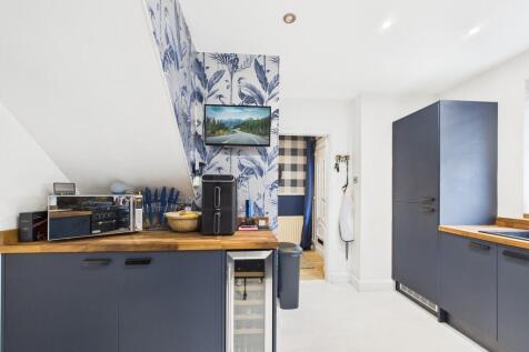 CAM01835G0-PR0322...