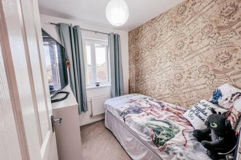Bedroom (1).jpg