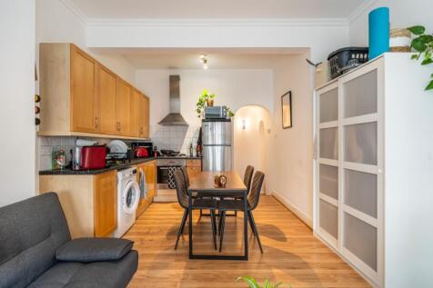 44-A-Rowfant-Road...