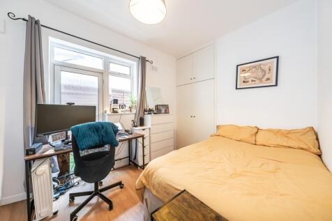 44-A-Rowfant-Road...