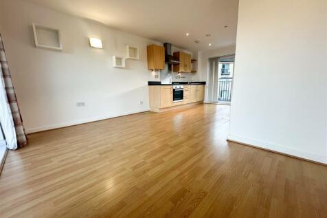 OPEN PLAN KITCHEN DINER AND LOUNGE