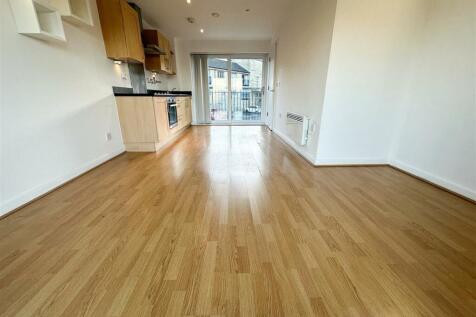 OPEN PLAN KITCHEN DINER AND LOUNGE
