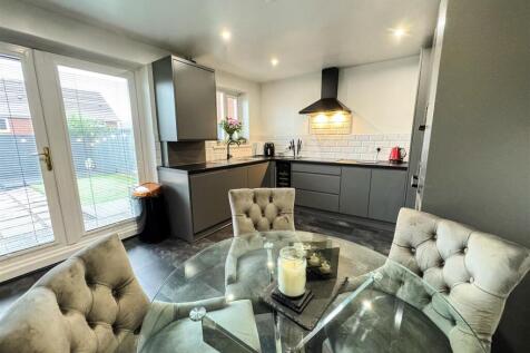 KITCHEN DINING ROOM