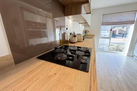 KITCHEN DINING ROOM