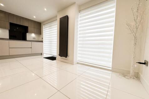 KITCHEN DINING ROOM