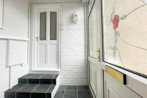 ENTRANCE PORCH