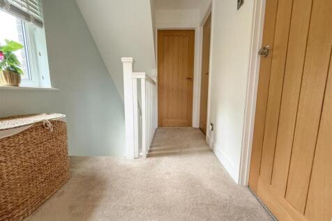 FIRST FLOOR LANDING AND STAIRS