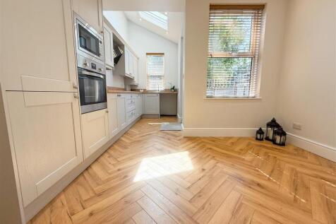 OPEN PLAN KITCHEN DINING ROOM