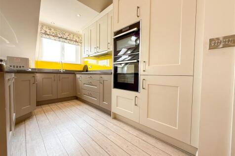 BREAKFAST KITCHEN AREA