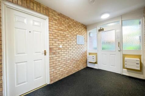COMMUNAL ENTRANCE