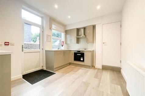 OPEN PLAN LIVING AREA