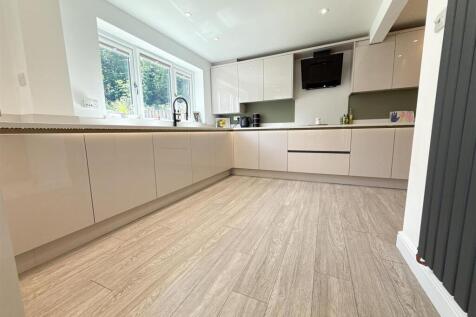 BREAKFAST KITCHEN AREA