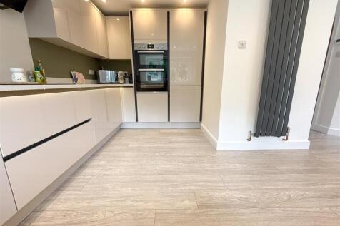 BREAKFAST KITCHEN AREA