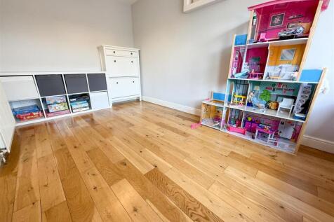 SNUG / PLAYROOM / OFFICE