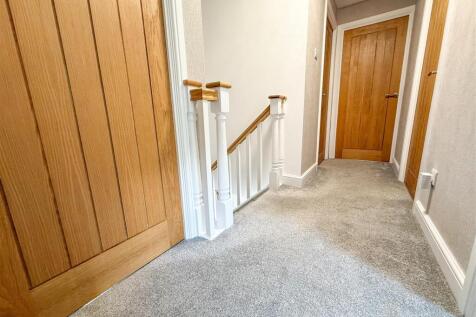 FIRST FLOOR LANDING AND STAIRS