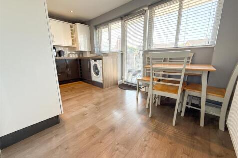 KITCHEN DINING ROOM