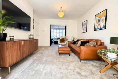 OPEN PLAN FAMILY ROOM BREAKFAST KITCHEN DINING