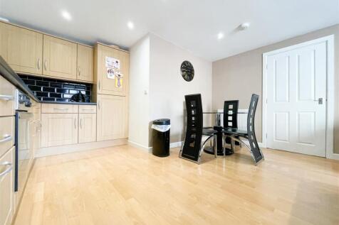 OPEN PLAN LOUNGE/KITCHEN/DINER