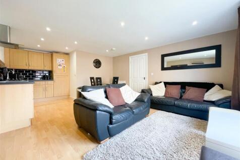 OPEN PLAN LOUNGE/KITCHEN/DINER