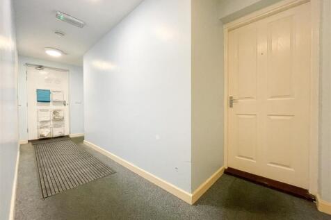 COMMUNAL ENTRANCE