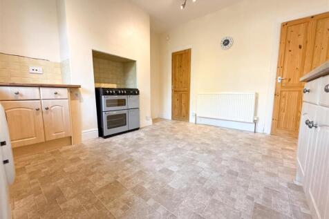 KITCHEN DINING ROOM
