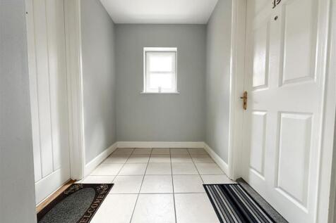 COMMUNAL INNER HALLWAY