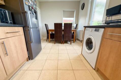 KITCHEN DINING ROOM